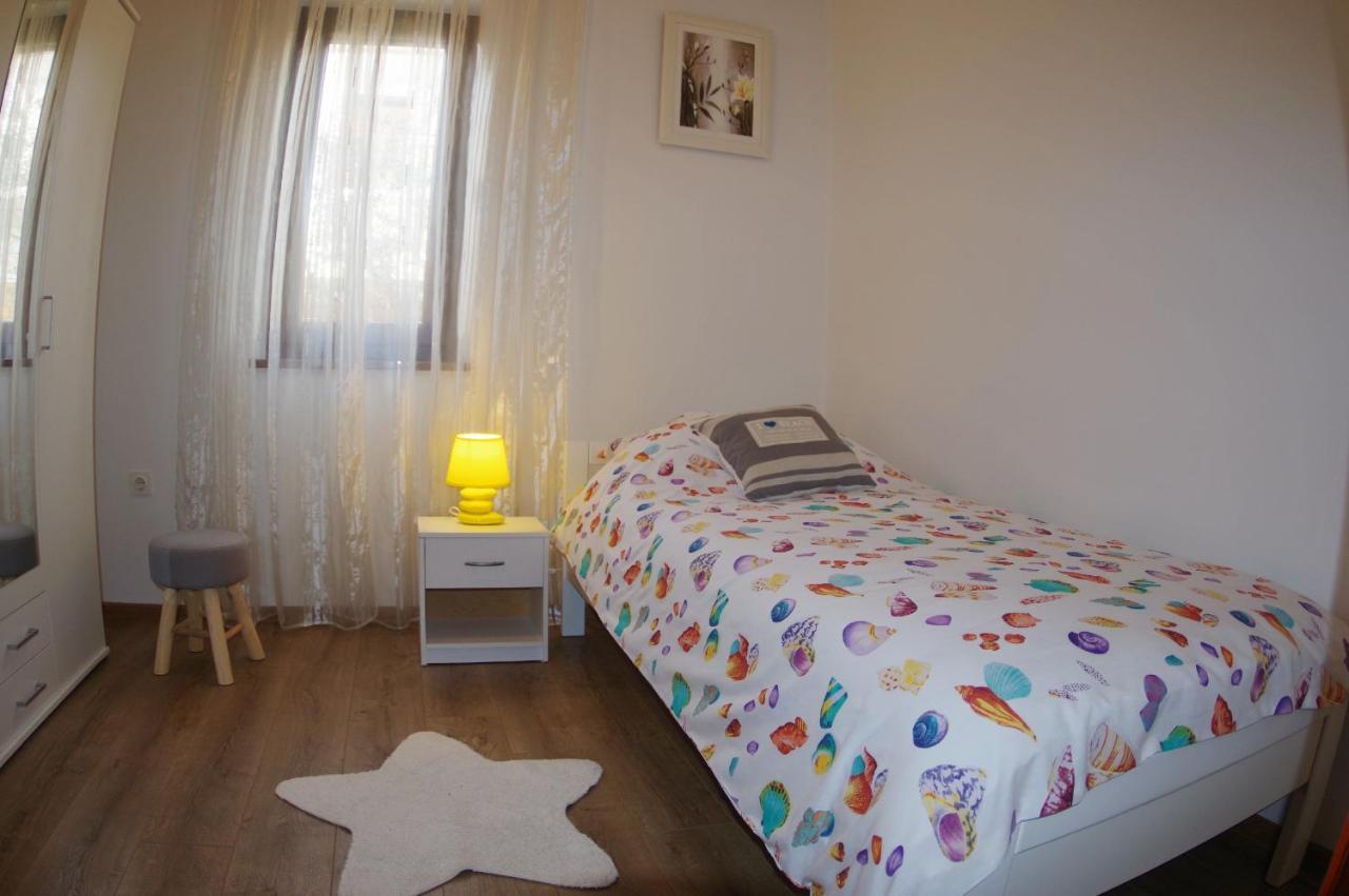 Apartments Tina & Denis Pula Exterior photo